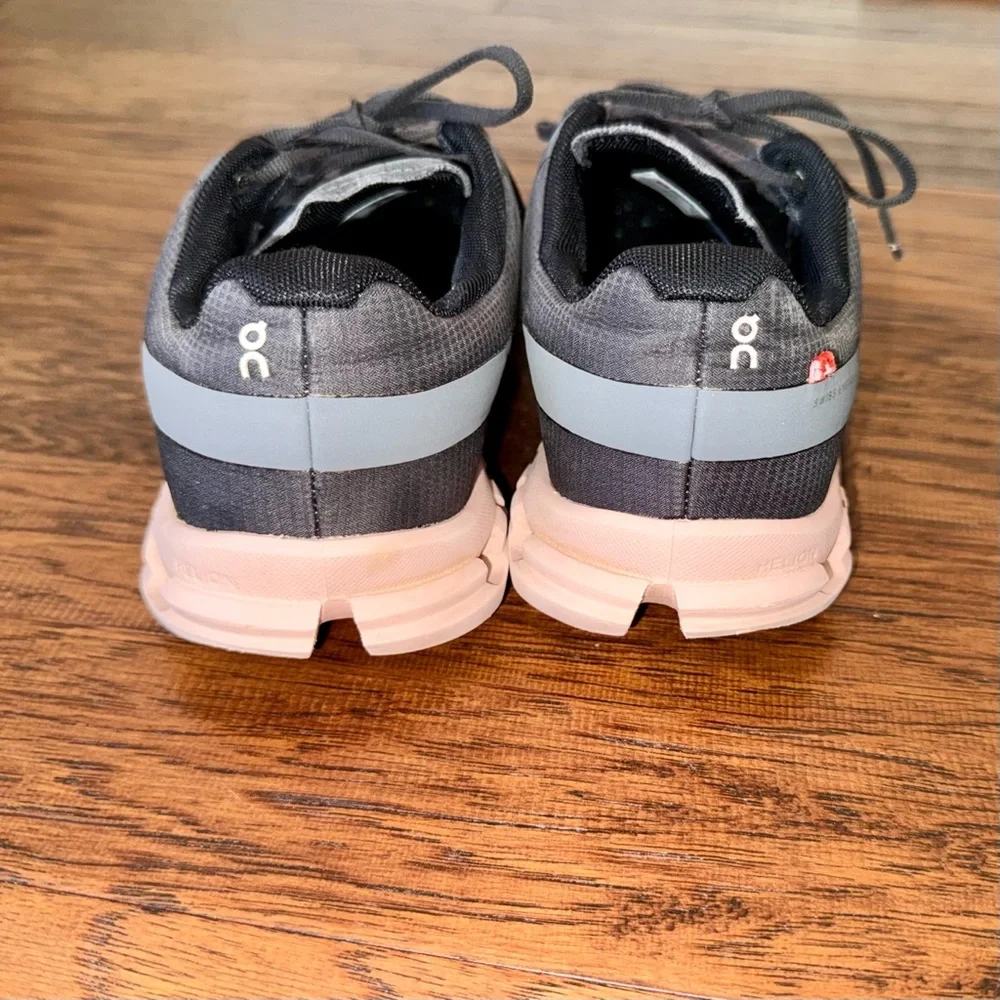 ON Cloudflow Running Shoe - Picture 7 of 14